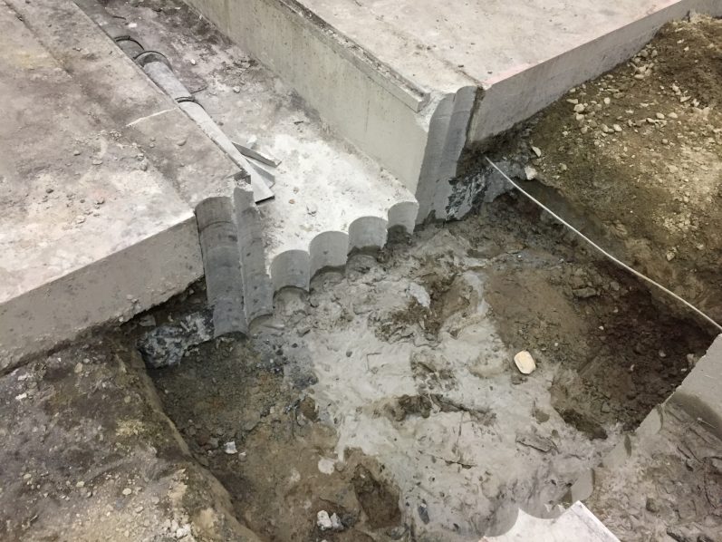 Sägeschnitte, Kernbohrungen Aussparung in Hallensohle aus Beton abgebohrt und gesägt