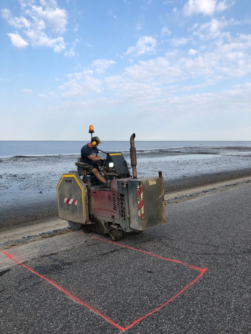 Rellok RSF 620 in Norden Schnitte in Asphalt mit Rellok RSF 620, Fugenschnitte im Landkreis Aurich