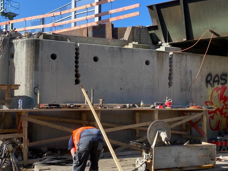 Abbhoren und Sägen eines Brückenwiederlagers, erschütterungsfrei